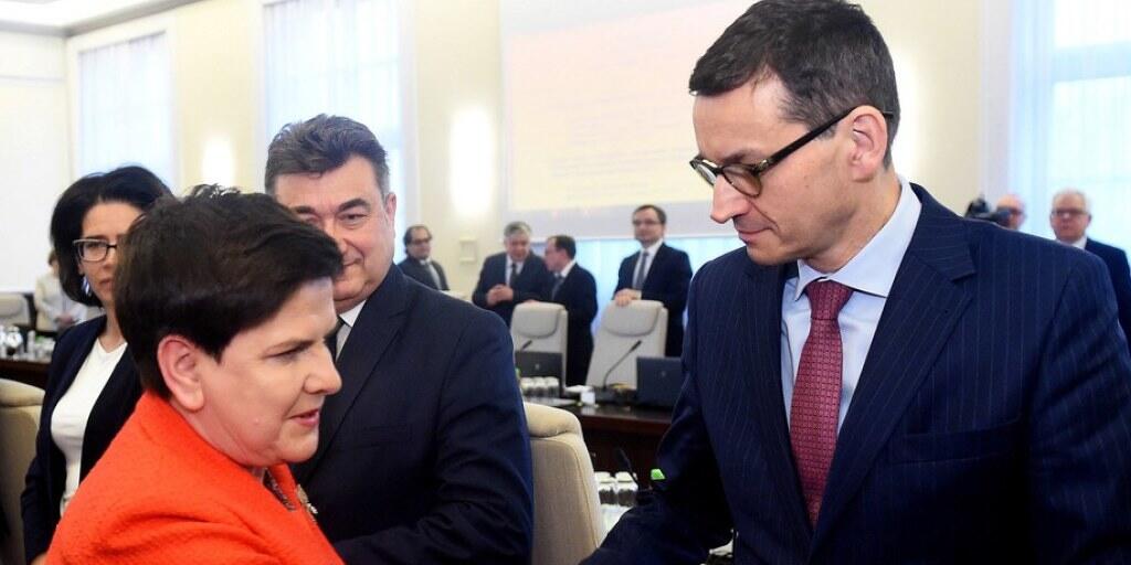 Beata Szydlo und Mateusz Morawiecki am Donnerstag in Warschau vor der Kabinettssitzung.
