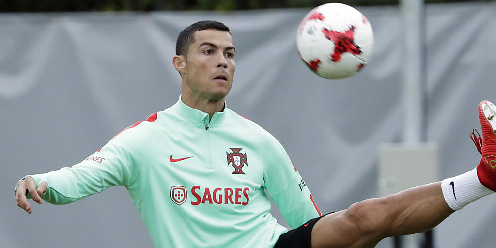 Ihn wollen die Chilenen im Halbfinal gegen Portugal so gut wie möglich in den Griff kriegen: Portugals Superstar Cristiano Ronaldo