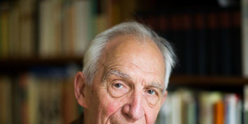 Der Schriftsteller Dieter Wellershoff ist im Alter von 92 Jahren in Köln gestorben. (Archivbild)