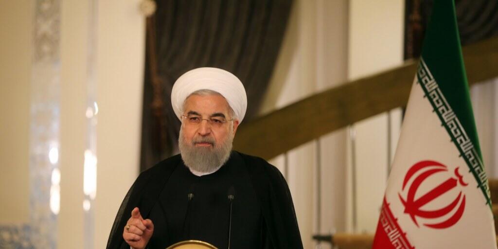 Nicht nur der iranische Präsident Hassan Ruhani kritisiert das Vorgehen der USA bezüglich des Atomabkommens, auch Grossbritannien, Deutschland und Frankreich reagieren mit Sorge auf die Trump-Äusserungen.
