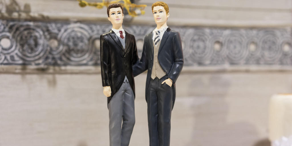 Aus religiösen Gründen weigerte sich ein Konditor in Colorado, eine Hochzeitstorte für ein schwules Paar herzustellen. Nun beugt sich der Supreme Court über den Fall. (Themenbild)