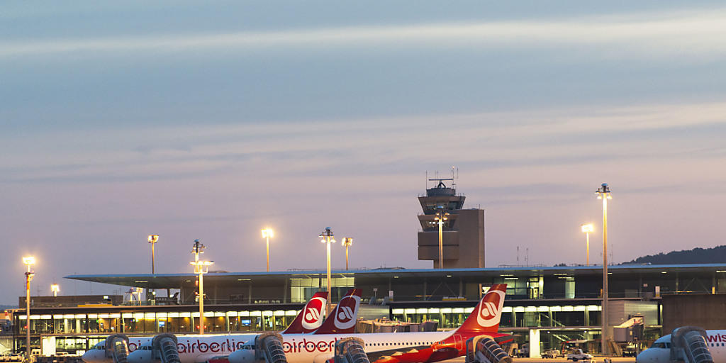 Air Berlin ist am Flughafen Zürich die drittgrösste Fluggesellschaft. Nach Angaben von Reisebüros sind trotz der Insolvenz der deutschen Airline alle Flüge durchgeführt worden. (Archivbild)