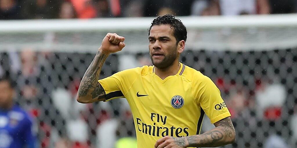 Dani Alves entschied mit seinem ersten Treffer in der Ligue 1 die Partie zwischen Nice und Paris Saint-Germain