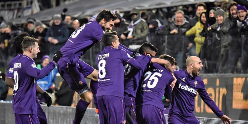 Grosser Jubel bei der Fiorentina nach dem Sieg gegen Leader Juventus