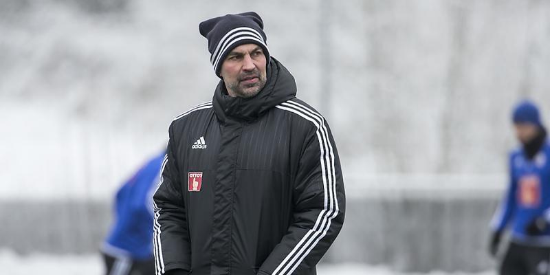 Luzerns Trainer Markus Babbel - im Bild während einem Training Anfang Januar - erhält Verstärkung für seine Mannschaft