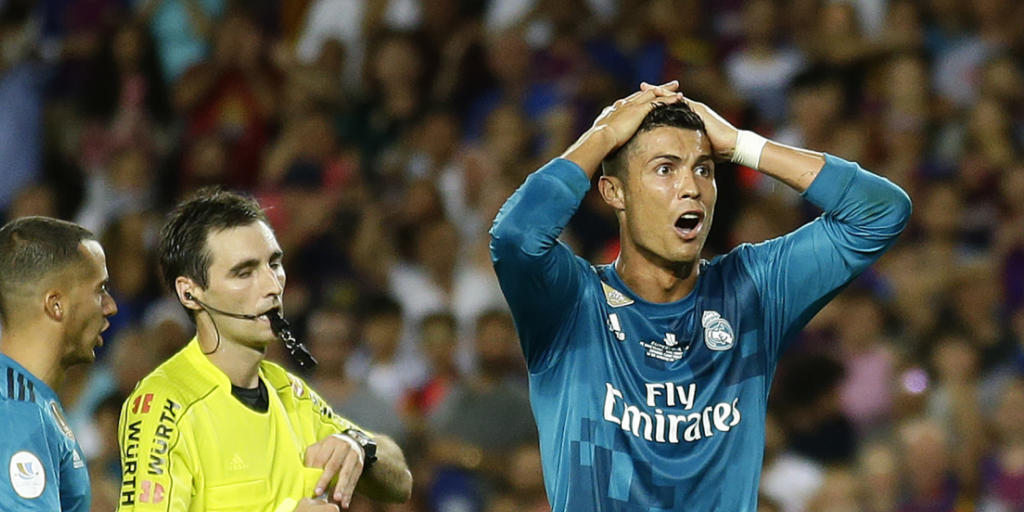 Cristiano Ronaldo will nicht glauben, dass er vom Platz gestellt wird