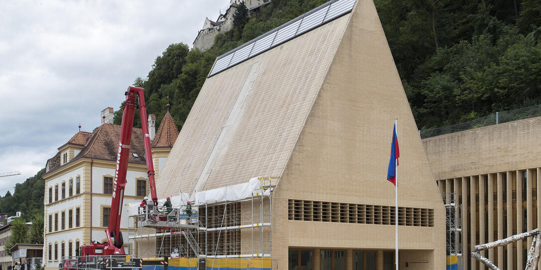 Dach des Landtags wird erst 2019 saniert