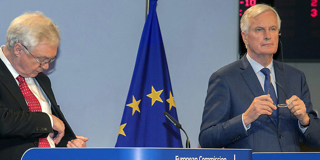 Kaum Fortschritte nach der fünfte Brexit-Verhandlungsrunde: EU-Chefunterhändler Michel Barnier (rechts) hat am Donnerstag in Brüssel bei der Fragen der Schlussrechnung gar von einer "Blockade" gesprochen. Sein britischer Gegenspieler David Davis sah hingegen "bedeutende Fortschritte seit Juni".