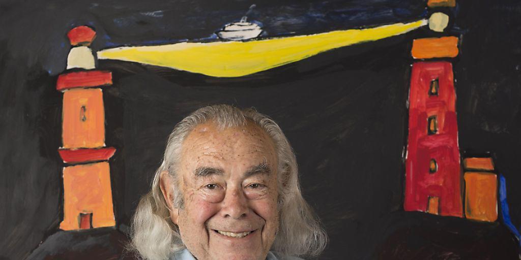 Obwohl er seit 55 Jahren in der Schweiz lebt, hat der Künstler Ted Scapa als gebürtiger Amsterdamer eine Beziehung zu Leuchttürmen. Kein Wunder also, dass er zum Ehrenwärter auf dem weltweit höchsten Leuchtturm auf dem Operalp ernannt wurde. (Handout)