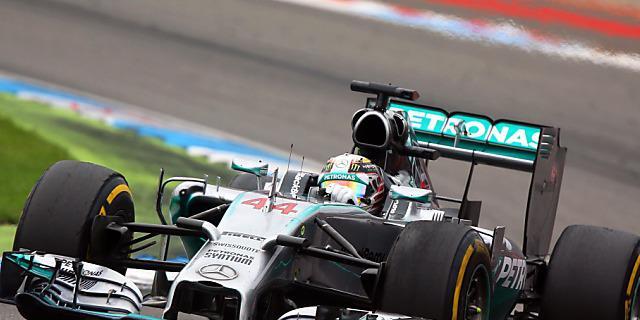 Hamilton im Mercedes war im ersten freien Training Schnellster.