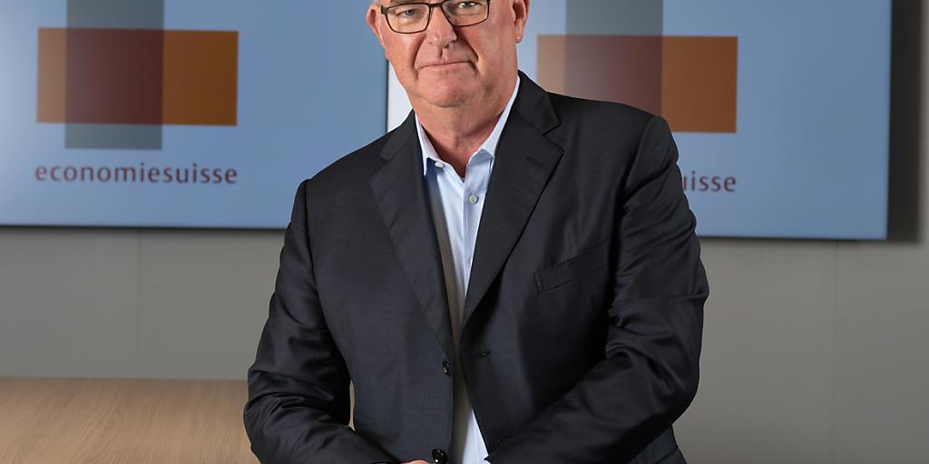 Christoph Mäder tritt am 1. Oktober die Nachfolge von Heinz Karrer an, der das Präsidium von Economiesuisse nach sieben Jahren abgibt.