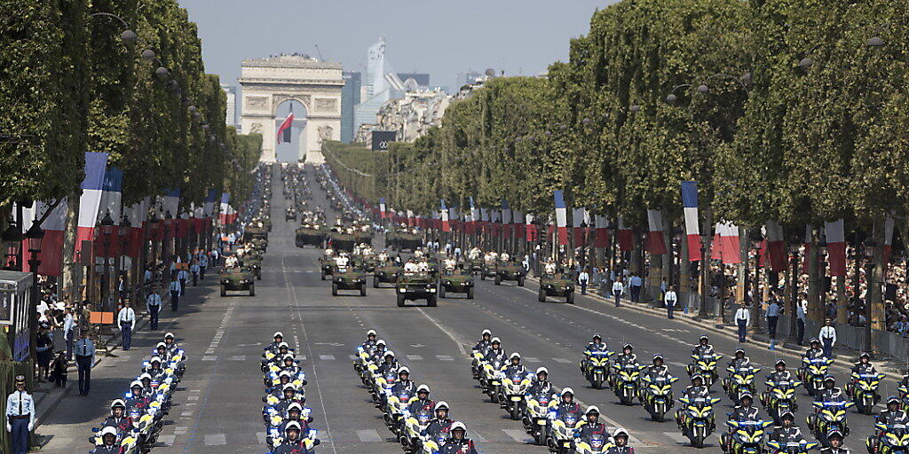 Rund Zehntausend Polizisten sollen die Feiern am Wochenende in Paris zum Jubiläum des Endes des Ersten Weltkriegs absichern. (Symbolbild)