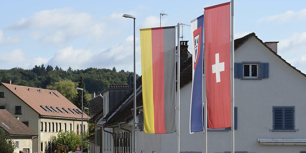 Deutsche Auswanderer zieht es vorzugsweise in die Schweiz. (Themenbild) Deutsche Auswanderer zieht es vorzugsweise in die Schweiz. (Themenbild)