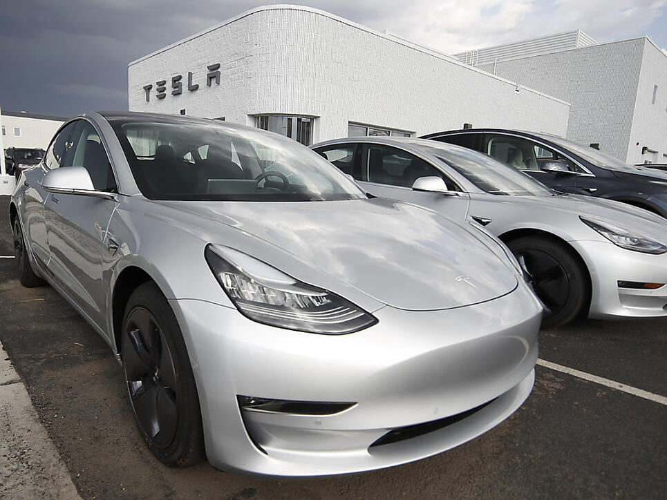 Der saudische Staatsfonds will bemäss Presseberichten bei einem Rivalen von Tesla einsteigen. (Archivbild)