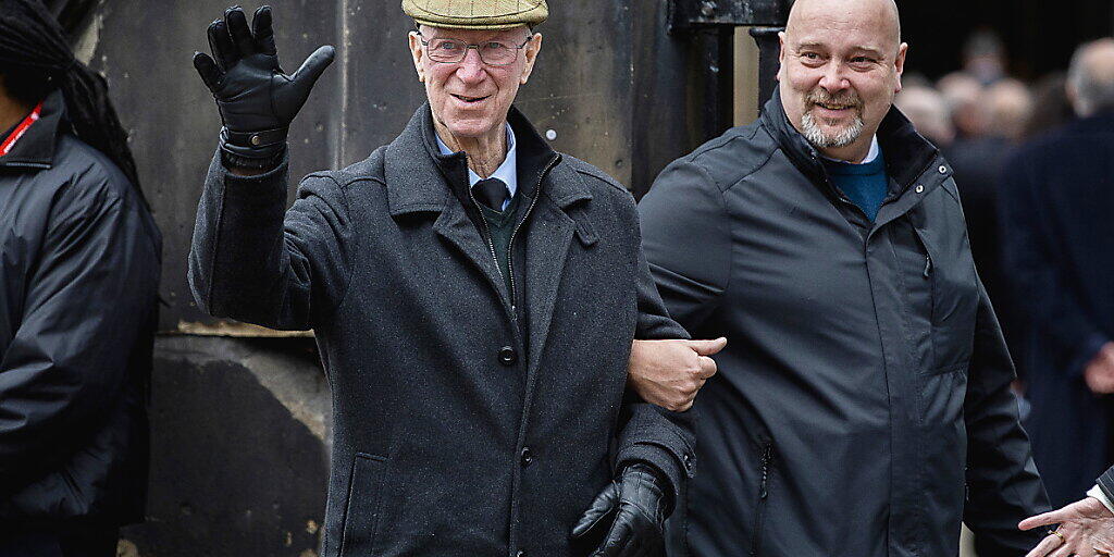 Jack Charlton (links) ist mit 85 Jahren verstorben Jack Charlton (links) ist mit 85 Jahren verstorben