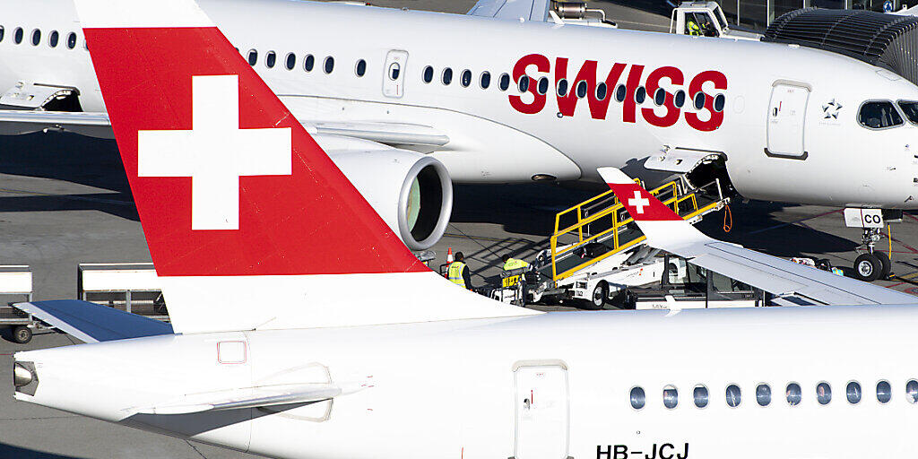Die Swiss-Maschinen nach Italien bleiben mindestens bis Anfang April am Boden: Flugzeuge am Flughafen Genf (Archivbild).