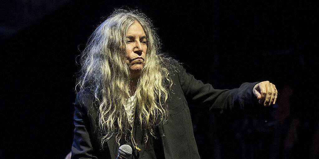 Zorn und Zärtlichkeit: Die Punk-Poetin Patti Smith bei ihrem Auftritt im Zürcher Landesmuseum.