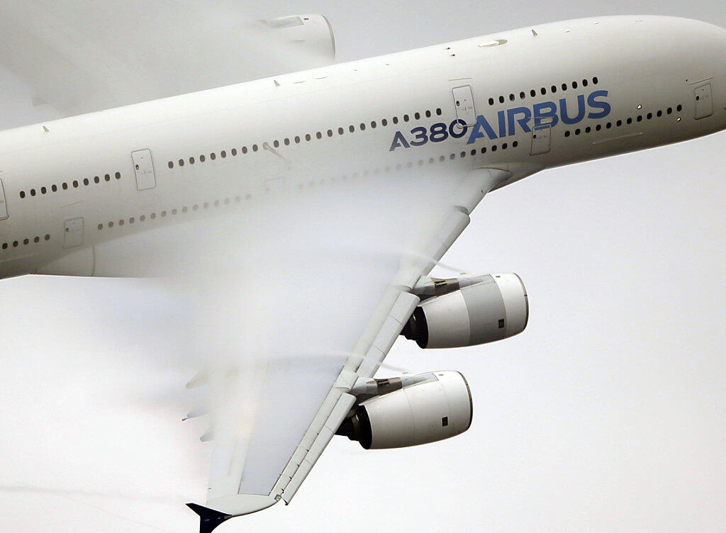 Der Boeing-Rivale Airbus und die EU haben sich auf Anpassungen der Anschubfinanzierungen für das Grossraumflugzeug A380 und den Airbus A350XWB geeinigt. Es ist der jüngste Schritt im langjährigen Subventionsstreit mit den USA. (Archiv) Der Boeing-Rivale Airbus und die EU haben sich auf Anpassungen der Anschubfinanzierungen für das Grossraumflugzeug A380 und den Airbus A350XWB geeinigt. Es ist der jüngste Schritt im langjährigen Subventionsstreit mit den USA. (Archiv)