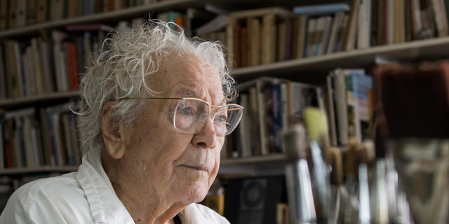 Hans Erni in seinem Atelier am 4. Februar 2015 in Luzern (Archiv) Hans Erni in seinem Atelier am 4. Februar 2015 in Luzern (Archiv)