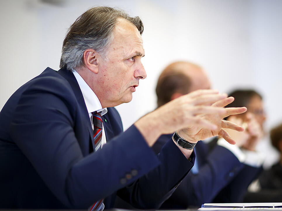Der Chef des Staatssekretariats für Migration (SEM), Mario Gattiker, verteidigt in einem Interview mit dem "Blick" nochmals die Massnahmen seiner Behörde gegen Eritreer. (Archivbild)