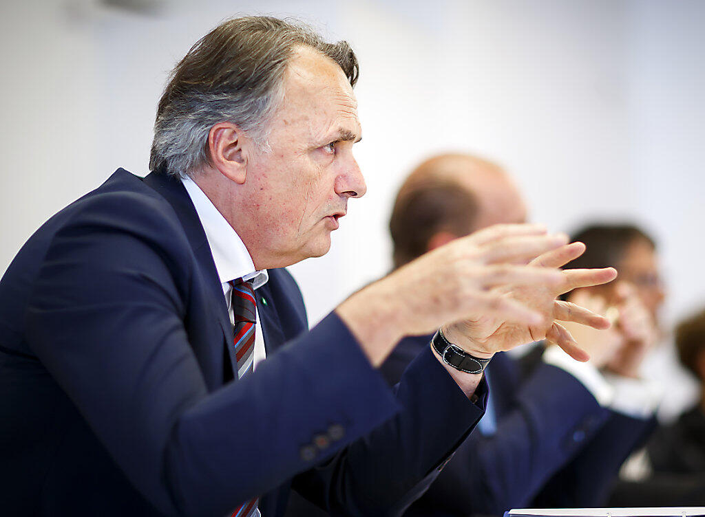 Der Chef des Staatssekretariats für Migration (SEM), Mario Gattiker, verteidigt in einem Interview mit dem "Blick" nochmals die Massnahmen seiner Behörde gegen Eritreer. (Archivbild)