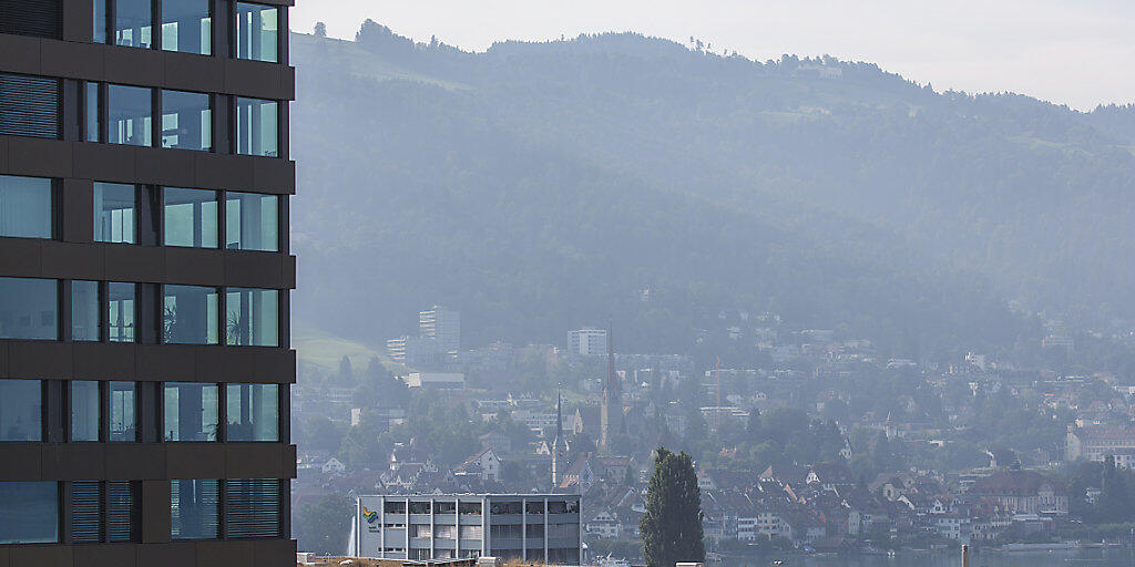 Die Gefahr, dass sich eine Immobilienblase bildet, hat abgenommen - insbesondere wegen gesunkener Preise für Eigentumswohnungen. (Archivbild)