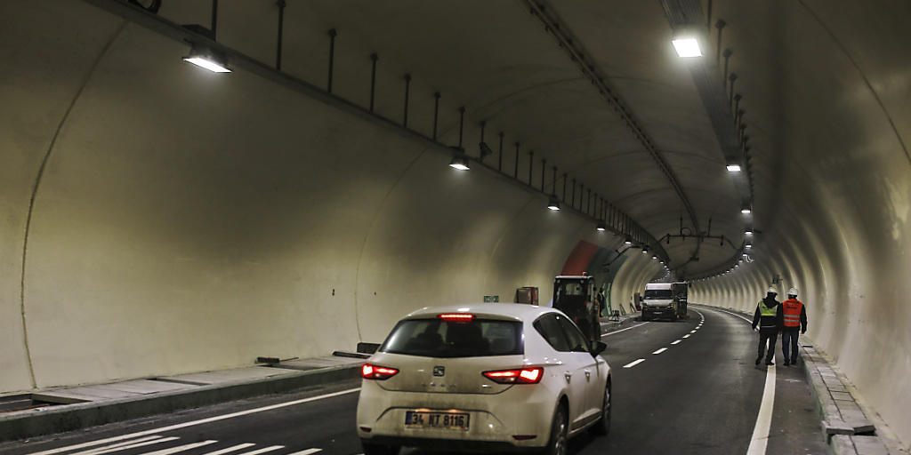 Der neue Tunnel, der den asiatischen mit dem europäischen Teil von Istanbul verbindet. Der neue Tunnel, der den asiatischen mit dem europäischen Teil von Istanbul verbindet.