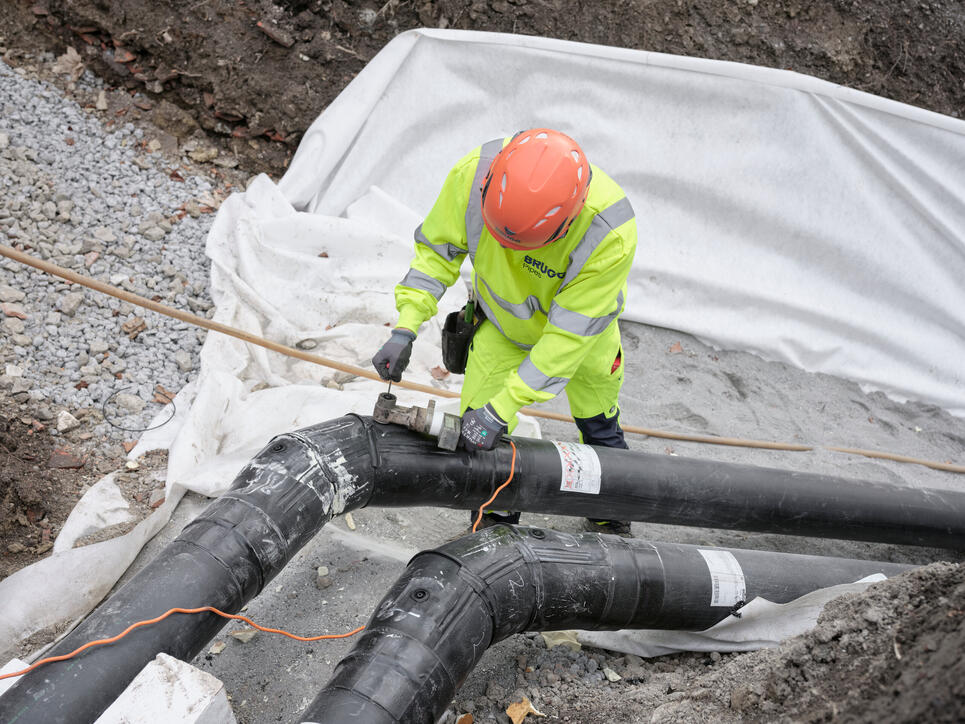 Installation der Fernwärme auf Schloss Vaduz