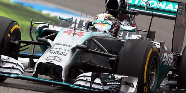 Hamilton im Mercedes war im ersten freien Training Schnellster.