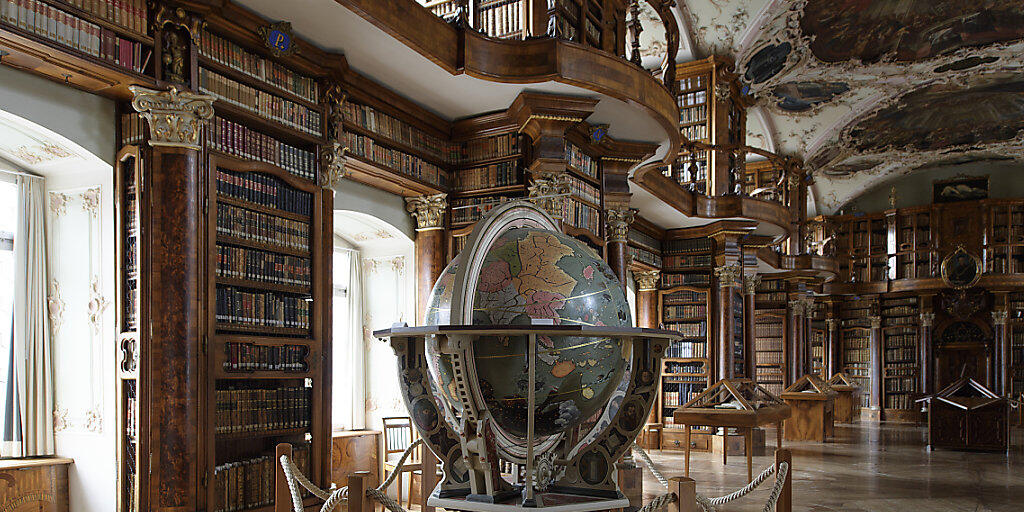 Die St. Galler Stiftsbibliothek ist Teil des Unesco-Weltkulturerbes und steht meist auf dem Programm der Besucherinnen und Besucher des Stiftsbezirks. Die St. Galler Stiftsbibliothek ist Teil des Unesco-Weltkulturerbes und steht meist auf dem Programm der Besucherinnen und Besucher des Stiftsbezirks.