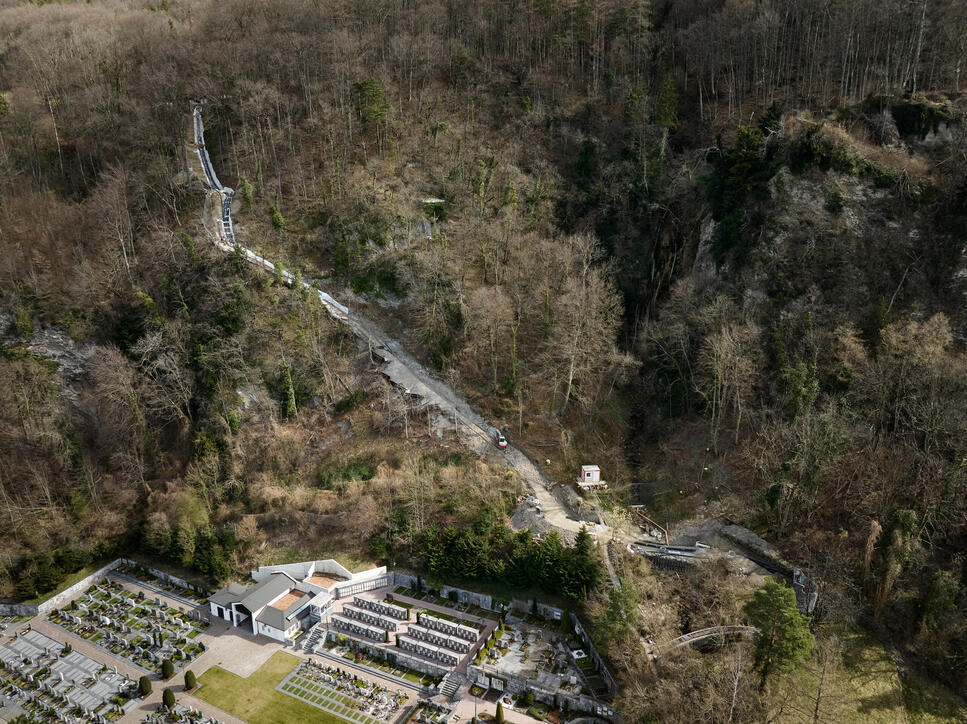 Installation der Fernwärme auf Schloss Vaduz