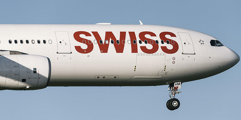 Kunden erhaltne weitergehenden Versicherungsschutz bei der Swiss: Ein Flugzeug im Landeflug (Archivbild). Kunden erhaltne weitergehenden Versicherungsschutz bei der Swiss: Ein Flugzeug im Landeflug (Archivbild).