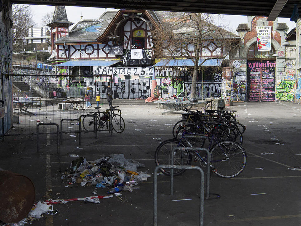 Das alternative Berner Kulturzentrum - manche nennen sie die "Streitschule". Für Kontroversen sorgt sie in der Bundesstadt jedenfalls immer wieder. (Archivbild)