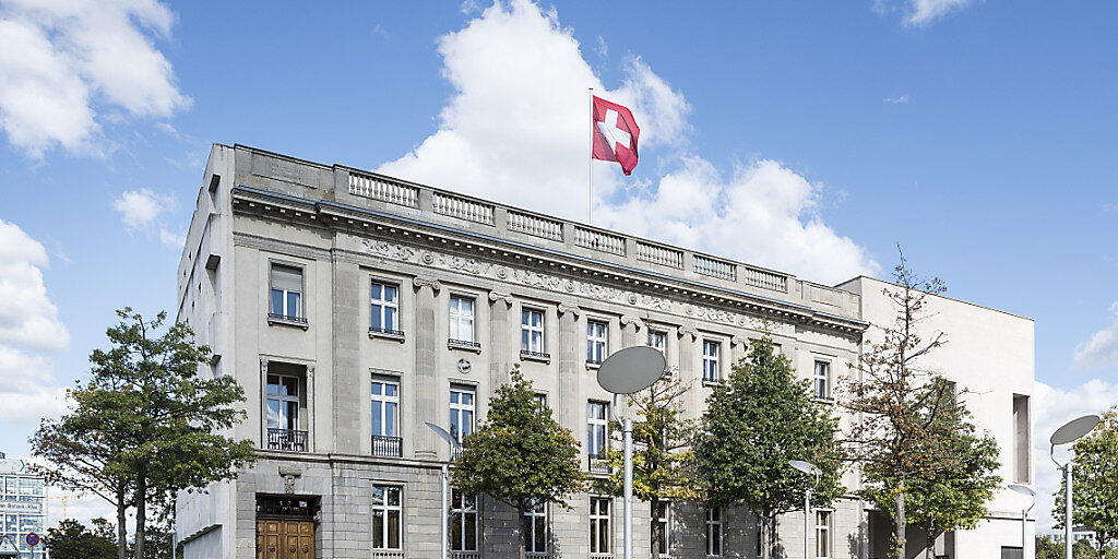 Schweizer Diplomaten wohnen oft an schönen Adressen: im Bild die Schweizer Botschaft in Berlin. (Archivbild)