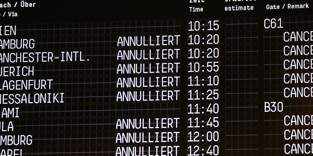 Dutzende Flüge sind vom Streik des Eurowings-Kabinenpersonals betroffen. (Archivbild) Dutzende Flüge sind vom Streik des Eurowings-Kabinenpersonals betroffen. (Archivbild)