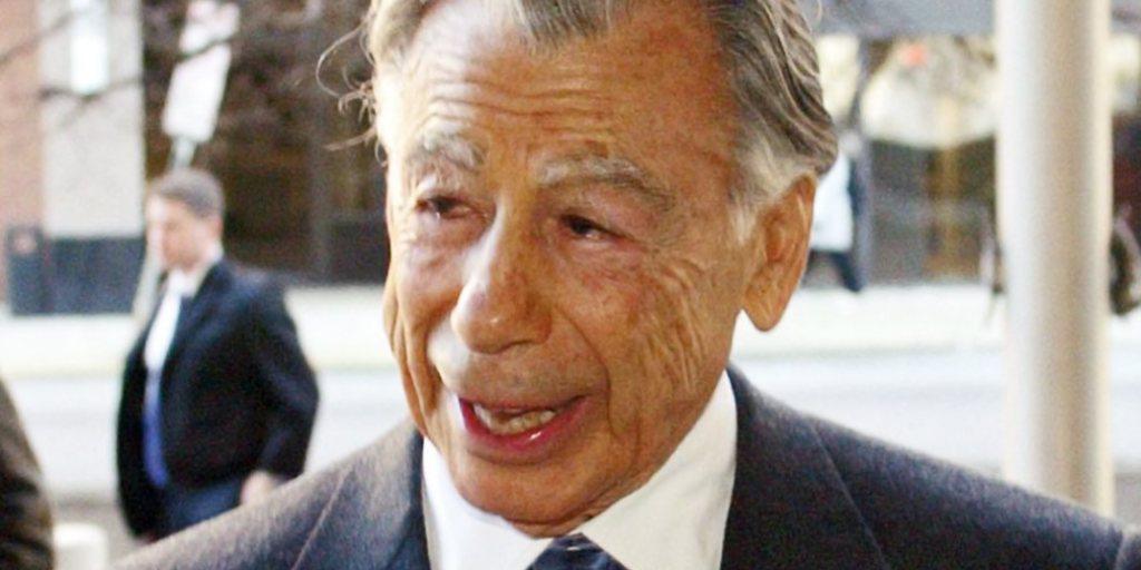 Aus armen Verhältnissen stammend, hat er sich zum mehrfachen Milliardär hochgearbeitet: Kirk Kerkorian, hier in einer Aufnahme aus dem Jahr 2003 (Archiv)