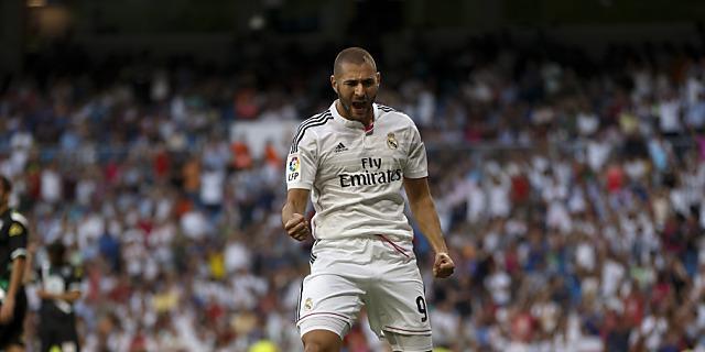 Karim Benzema bejubelt sein Tor zur 1:0-Führung für Real Madrid.