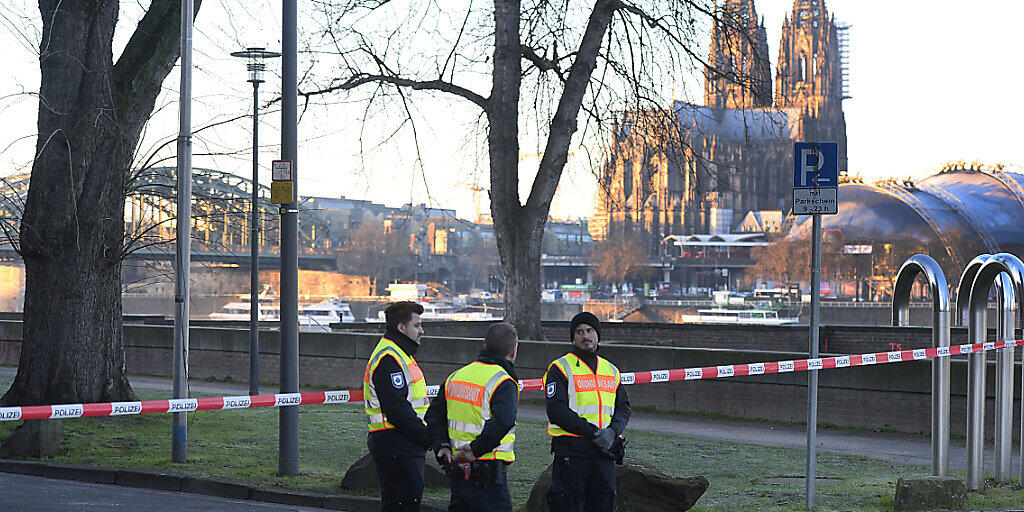 Absperrung am Dienstag in Köln wegen der Entschärfung einer Weltkriegsbombe.