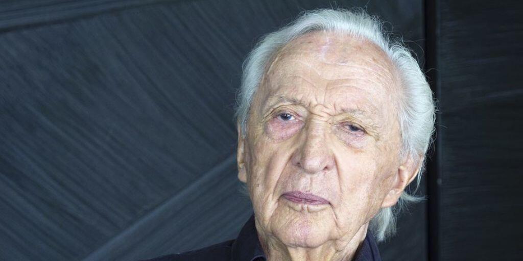 Der Maler und Gravierer Pierre Soulages (98) ist einer der bedeutendsten lebenden Künstler Frankreichs. Bis November zeigt die Fondation Gianadda in Martigny 30 Werke von ihm aus 70 Jahren. (Archivbild)