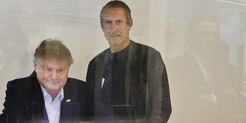 Ancillo Canepa (links) und Stephan Anliker, die Präsidenten des FC Zürich und der Grasshoppers, können bezüglich neuem Stadion aufatmen