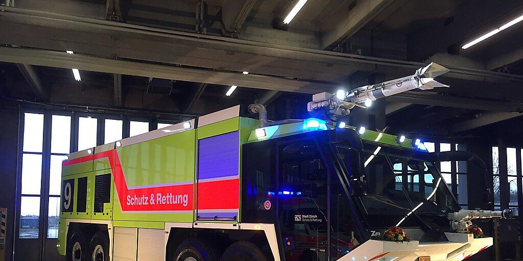 Es ist das grösste und schwerste der Schweiz: Das Flugfeld-Löschfahrzeug "Z8" steht ab sofort auf dem Flughafen Zürich im Einsatz.