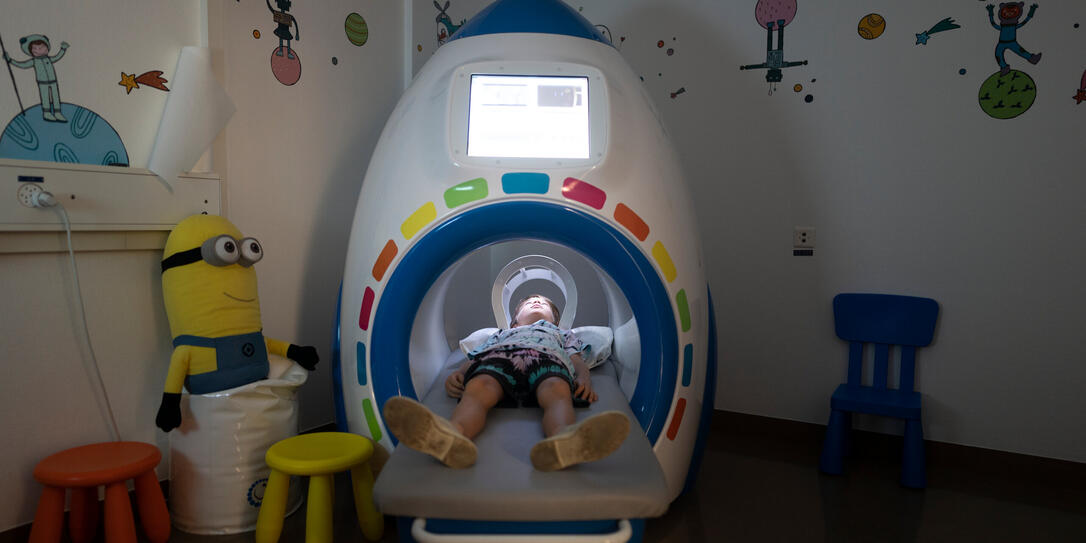 CHUV, LE CENTRE HOSPITALIER UNIVERSITAIRE VAUDOIS, UNIVERSITAETSSPITAL, SPITAL, KRANKENHAUS, KLINIK, GESUNDHEITSEINRICHTUNG, GESUNDHEITSWESEN, RADIOLOGIE, MRT, MAGNETRESONANZTOMOGRAFIE, KINDER, RADIOGIAGNOSTIK,