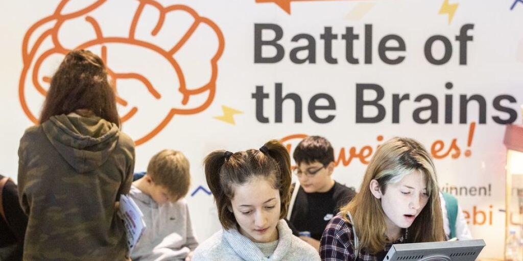 Gemäss Zahlen des Bundesamts für Statistik und Eurostat gibt die Schweiz deutlich mehr aus für Bildung als die EU: 16,5 Prozent der Staatsausgaben gegenüber 10,2 Prozent in der EU - das sind über 60 Prozent mehr. (Symbolbild)