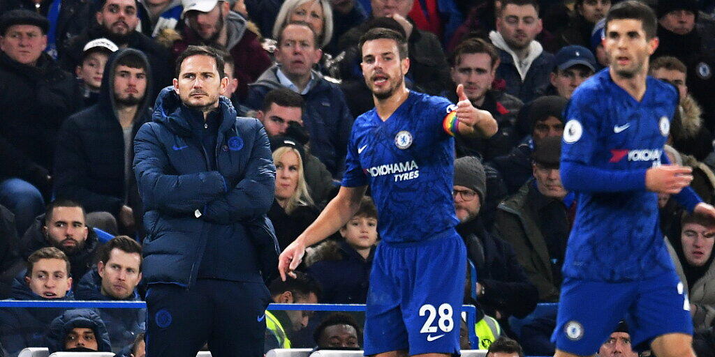 Chelsea-Trainer Frank Lampard (links) kann in der Winter-Transferperiode sein Kader wieder mit neuen Spielern ergänzen
