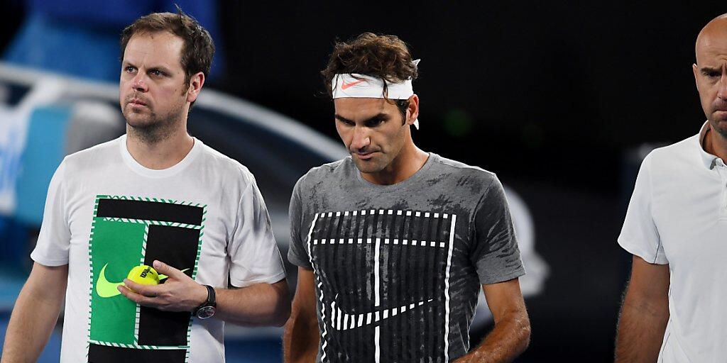 Seit vielen Jahren ein eingespieltes Duo: Coach Severin Lüthi (li.) und Roger Federer