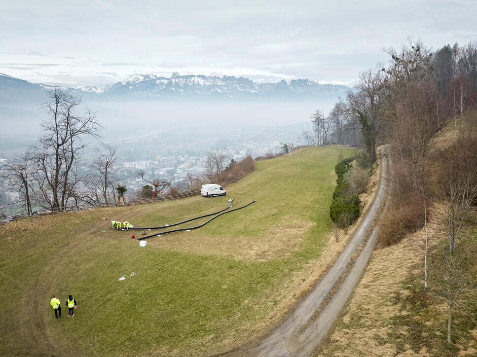 Installation der Fernwärme auf Schloss Vaduz