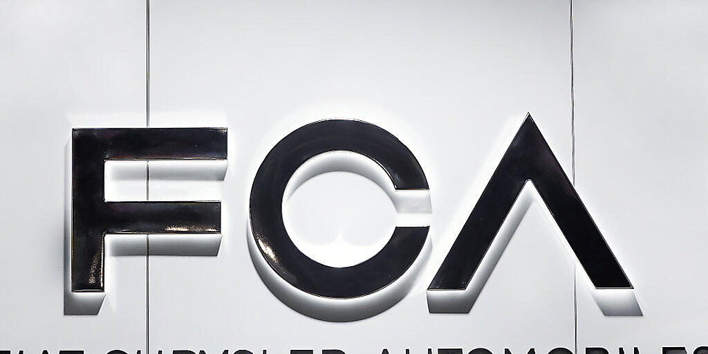 Der Autokonzern Fiat Chrysler ruft Tausende seiner Fahrzeuge zurück. (Archivbild) Der Autokonzern Fiat Chrysler ruft Tausende seiner Fahrzeuge zurück. (Archivbild)