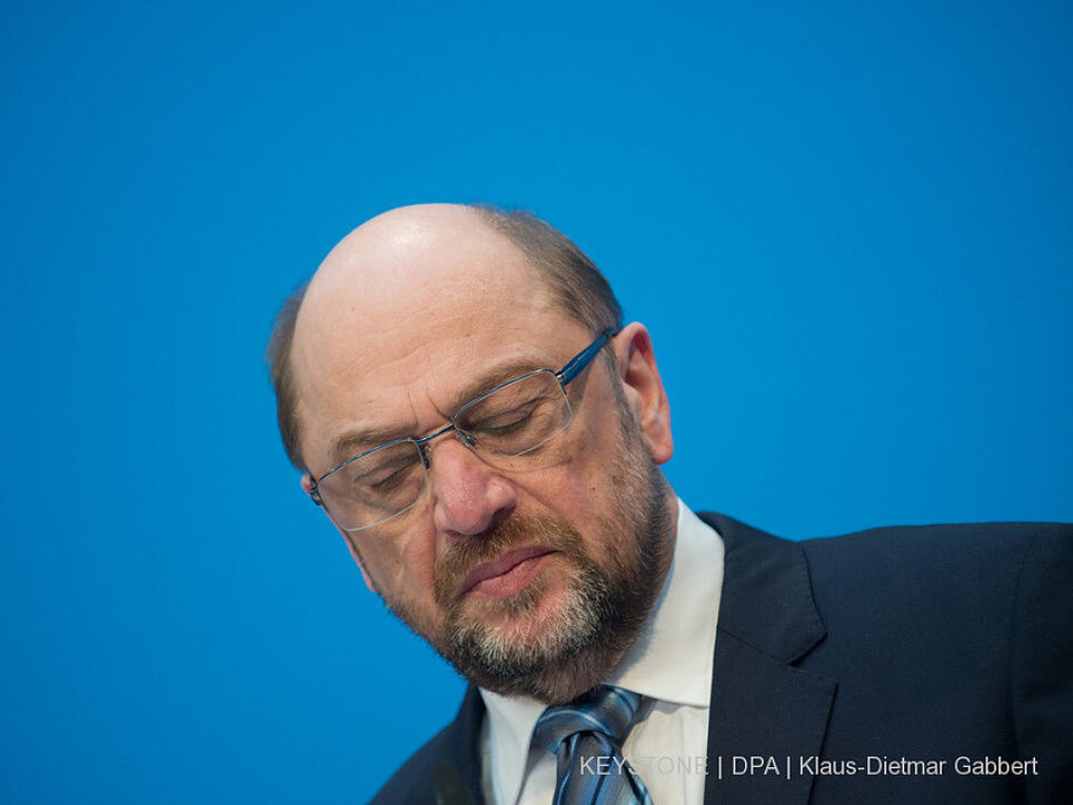 SPD-Chef Martin Schulz verzichtet auf das Amt des Aussenministers in einer neuen grossen Koalition. Schulz erklärte am Freitag in Berlin, er sehe durch die Diskussion um seine Person den Erfolg des SPD-Mitgliedervotums über den Koalitionsvertrag gefährdet. (Archivbild)