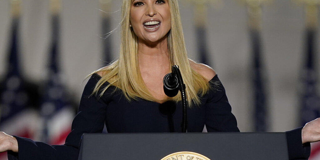 Ivanka Trump, Tochter von US-Präsident Trump, spricht auf dem Südrasen des Weißen Hauses während des Parteitages der Republikaner. Foto: Evan Vucci/AP/dpa