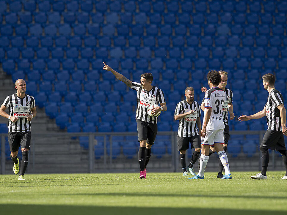 Mychell Da Silva Chagas (Mitte mit Ball und im Bild noch im Trikot von YF Juventus) spielt künftig in der Challenge League für Servette